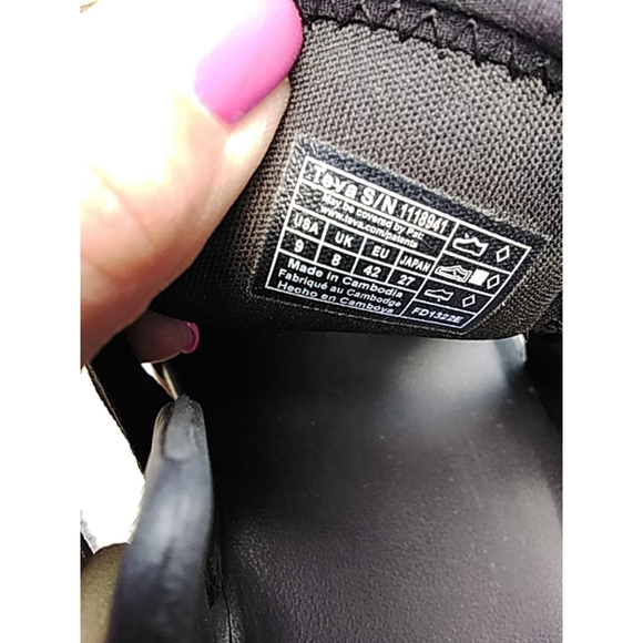 🌻EUC Men's Unisex Teva Sandals Size 9 Green - Picture 8 of 10